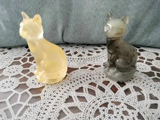 Petites figurines Chat en résine