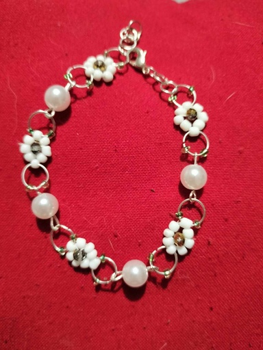 Bracelet en perles et anneaux